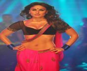 kareena kapoor khan flaunting her sexy midriff 201610 1478779926.jpg from www sexy new kerena