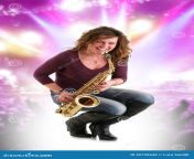 sax smiling young woman saxophone 32799646.jpg from www saxse
