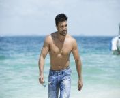 1481183517 photos south indian actor ram charan flaunts six pack abs dhruva movie.jpg from ram charn six pack