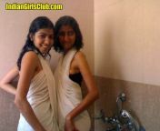 desi hostel girls pics 600x450.jpg from indian colage hostal bathing