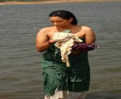 swetha menon hot stills4 .jpg from desi woman topless petticoat bath gonga