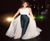 elissa gives a performance at the olympia theater in paris 2 819x1024.jpg from giuliahoot with elissa22 11 26 14