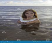 beautiful girl topless ocean redhead hawaii 34435364.jpg from cute beauty nude outdoor