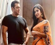 this picture of salman khan adorably looking at katrina kaif will leave you gushing.jpg from katrina kaif salman khan xxx wapmej india school fuck xxxx