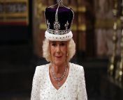 etd clip watch queens coronation trt 707 jc vidpic.jpg from queen wife