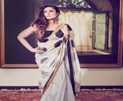 kareena kapoors saree collections is a picture perfect wardrobe 5 819x1024.jpg from saree kaeerna kappo
