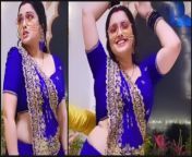 watch bhojpuri actress aamrapali dubey sends shockwaves on internet in purple saree dance video fans go bananas.jpg from dube in saree vvid