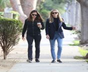 jennifer garner and nicole solaka out for lunch in brentwood 03 27 2019 9.jpg from solaka