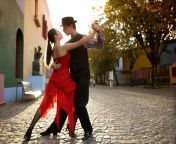 young couple dancing tango in street 200213137 001 5abafb64a18d9e0037b8ee57.jpg from soni village couple tango show