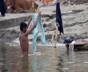 river ganga boy bathes in water ttp alamy 2r8j8cf.jpg from beautiful cute village bathing video for lover