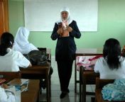 ibu guru.jpg from video guru sekolah wanita hubungan intim sama muridnya sendiri murid diperkosa saat hujan tugas kak rumah gurunya wanitanya di indonesia yang masih kelas sd