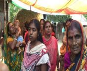  114215083 151023111222 hindu women in gopalganj 640x360 bbc nocredit.jpg from হিন্দু নারী শাড়ি পরা দুধ পেট