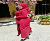 51e6e258b9c578bf9ffdbd473f7cf300.jpg from sexy muslim hijab videos