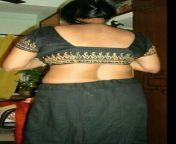 9a06ece888d1230a6b4bc2d2ff0d3ab6.jpg from indian aunty blouse opened saree hi