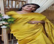 2cb991cd1c09ff17d54051271317abe8.jpg from indian aunty in yellow saree drop