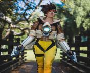 21c5b727d4499556a2129bee69d1d9c8.jpg from overwatch tracer cospla
