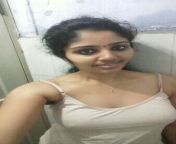 b05c5a22da95a4f3ebf0e8d1e9219d43 indian.jpg from tamil showing her boobs on video call with clearl tamil talk