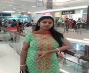eb8ced7ae4125eddb06cdca5e8f8d406.jpg from indian aunty at shopping