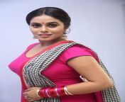 b703a9ea44120cc41ef379e09c32fbaa.jpg from tamil actress poorna towel