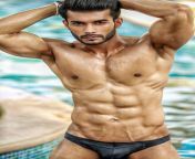 1ab07694f04de6905b09b25c980977dd.jpg from indian male muscular body