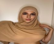 qqmx7sr7zaq71.jpg from hijab nipple
