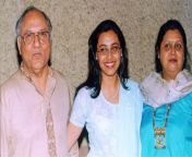 4ram mukherjee with daughter rani mukherjee and wife krishna mukherjee.jpg from viđeosarathi sex bhabix rani mukherjee