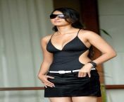 2anushka shetty sizzling in black swimwear.jpg from anushka shetty sexy hot photos cleavage and navel in bikini saree jpg