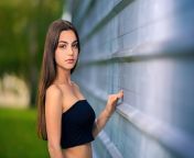 girl posing wall n0.jpg from garlsgarlssexphotos