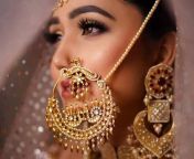 how to carry heavy jewellery.jpg from how wear nose nath with hijab