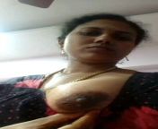 r0ixpatsup78.jpg from mallu wife showing her boobs to husband