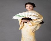 beautiful japanese woman with minimalist hand fan 23 2149128230.jpg from www japani lady