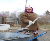 old woman washes dishes russian granny cleans yard 348367 737.jpg from granny russan