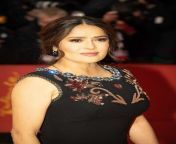 salma hayek.jpg from view full screen mexican actress eiza gonzalez loves to be braless jpg