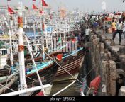 fishing boats ferry wharf bhaucha dhakka mazgaon bombay mumbai maharashtra india 2jp8kc2.jpg from india dhakka