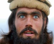afghan pashtun pathan man with blue eyes pokhton.jpg from afghan puthan