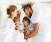 healthy sleep happy family parents and children sleeping in white bed jpgs612x612w0k20ca v3p5p3mfv9drshocozoxrb5b 7jievaps0d esu1o from famely sleeping mother and sun sex