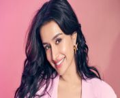 shraddha kapoor gives the best reaction to paparazzi telling her that presence makes films 1280.jpg from shraddha kapoor gives the best hot blowjob