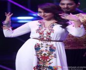 sonakshi sinha performs on nachan farrate on indian idol 1.jpg from sexy sonakshi in nachan farrate