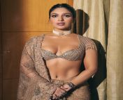 bhumi pednekar cleavage navel saree hot actress 2.jpg from bhumi naket