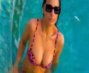 ameesha patel bikini cleavage.jpg from amisha patel xxx bf richa panai porn jpgresize11002c641