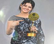suman pattnaik zee sarthak award for best actor female 2021.jpg from suman pattnaik tanka real friend photo odia