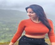 tv actress deepika singh sizzling in skin tight top.jpg from depeka singh gand chche nued