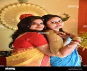 portrait of beautiful indian bengali women dressed in ethnic saree and jewelry india 2hfb2jd.jpg from new indian bengali n tamil actress koel mallik xxx actress sahara xxx hot