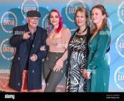 london uk 13th jan 2022 sir david jason obe l sophie mae jason l centre and gill hinchcliffe r seen arriving for the press night of cirque du soleils luzia at the royal albert hall in london photo by brett covesopa imagessipa usa credit sipa usaalamy live news 2hg0r7m.jpg from sophie mae