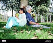 indian old married couple park enjoy drinking coconut ed4bt2.jpg from old man india woman