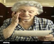 senior weep at photo look portrait womens portrait woman 70 80 years h430bg.jpg from 70 age old women granny