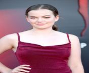 megan charpentier it chapter two premiere in westwood 3.jpg from megan charpentier