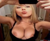scarlett johansson topless selfie.jpg from actress nude selfie
