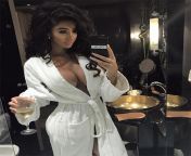 chloe khan instagram cleavage selfie 1089567.jpg from anam khan boobs visible thought saree like video