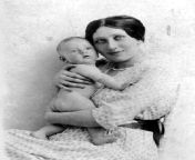 1914 helene pollatschek furth with peter.jpg from mother and son furth